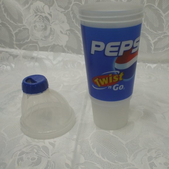 VINTAGE Slush Puppy 32oz Plastic Pepsi Tumbler - Picture 2 of 4